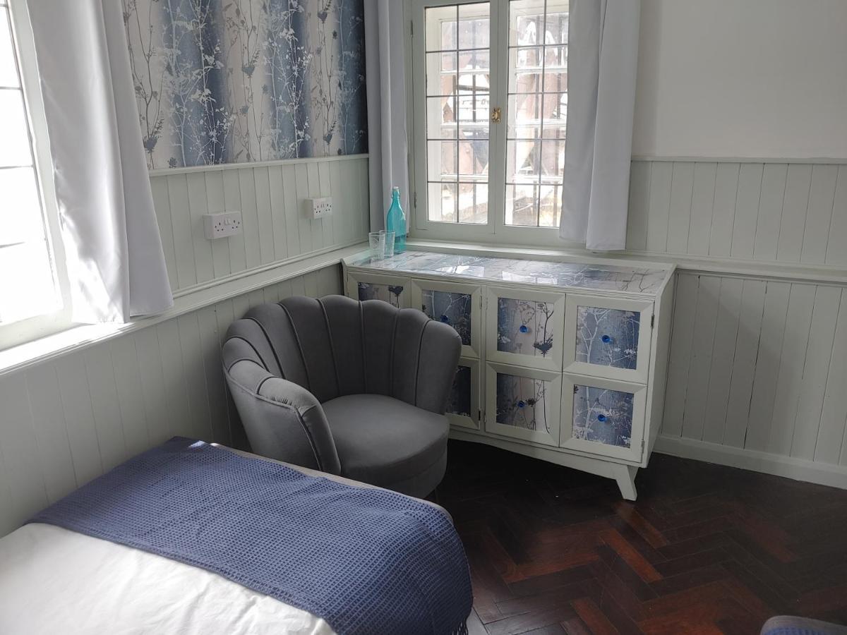 The Walrus Bar And Hostel Londres Extérieur photo