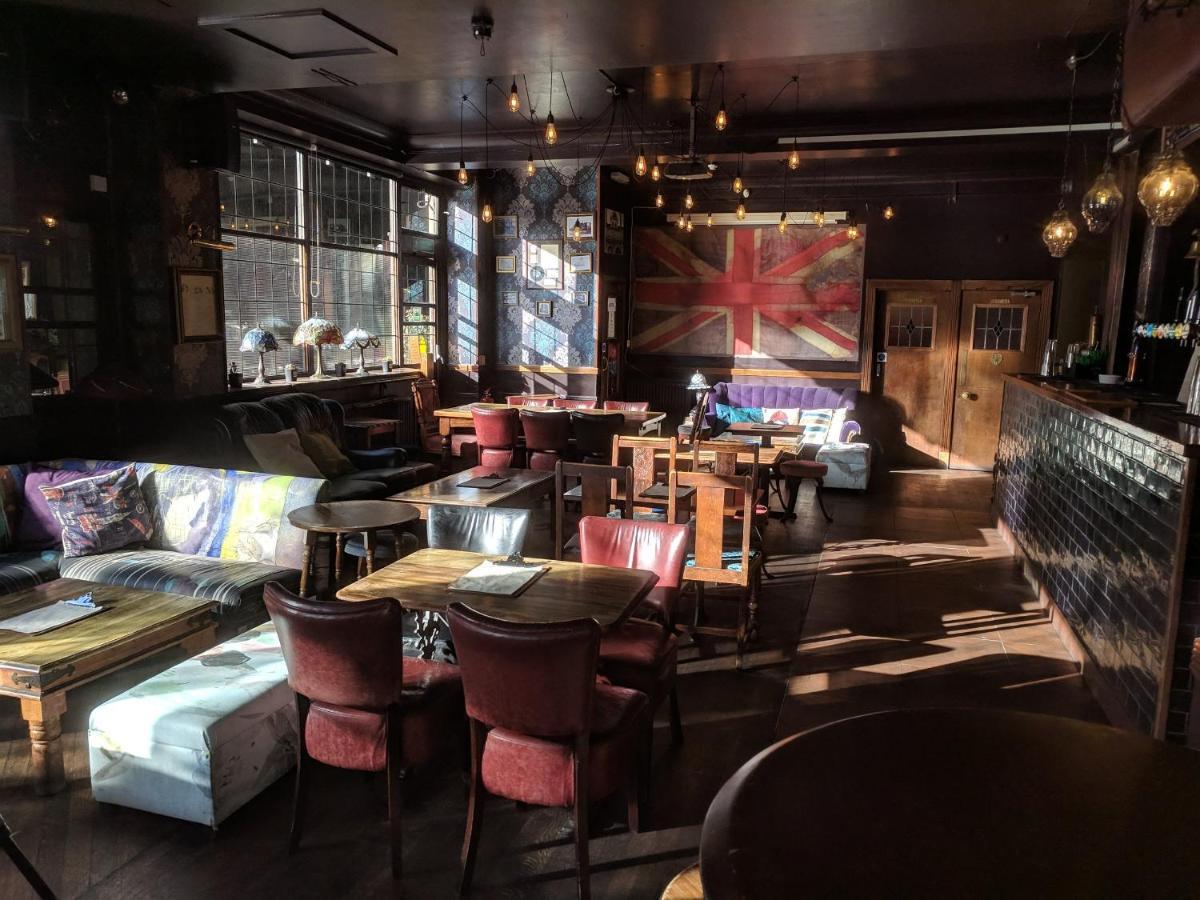 The Walrus Bar And Hostel Londres Extérieur photo