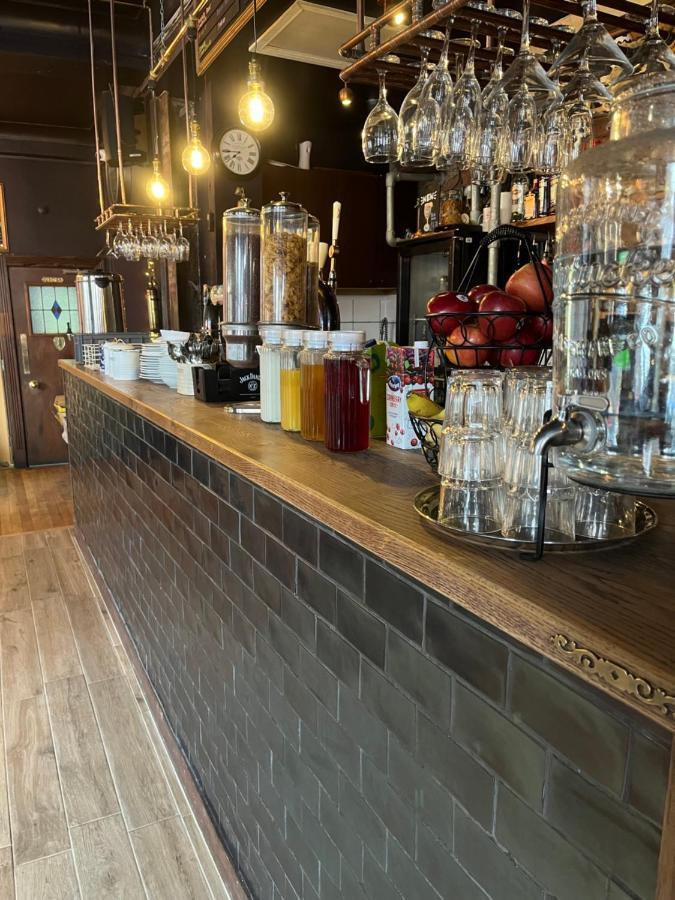 The Walrus Bar And Hostel Londres Extérieur photo
