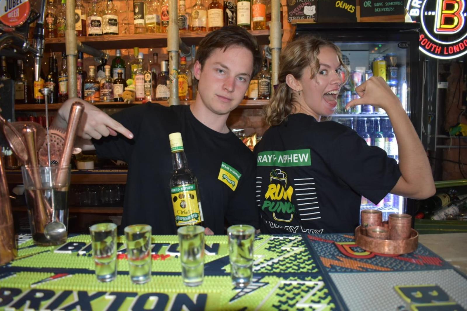The Walrus Bar And Hostel Londres Extérieur photo