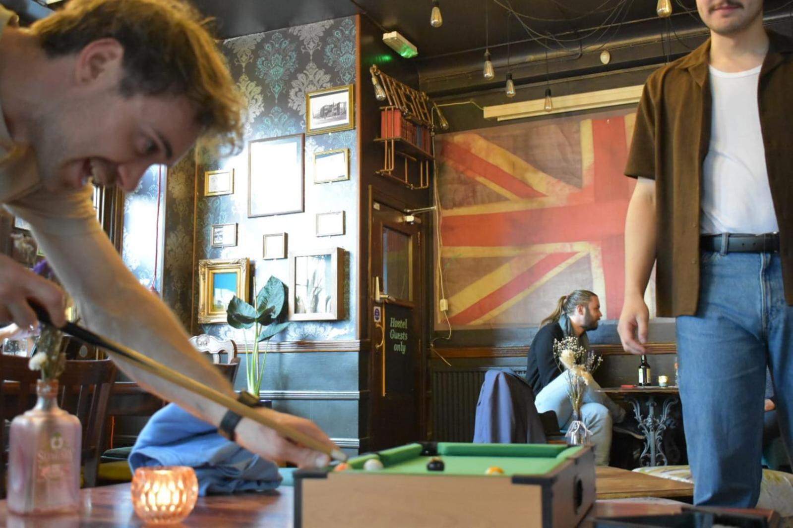 The Walrus Bar And Hostel Londres Extérieur photo